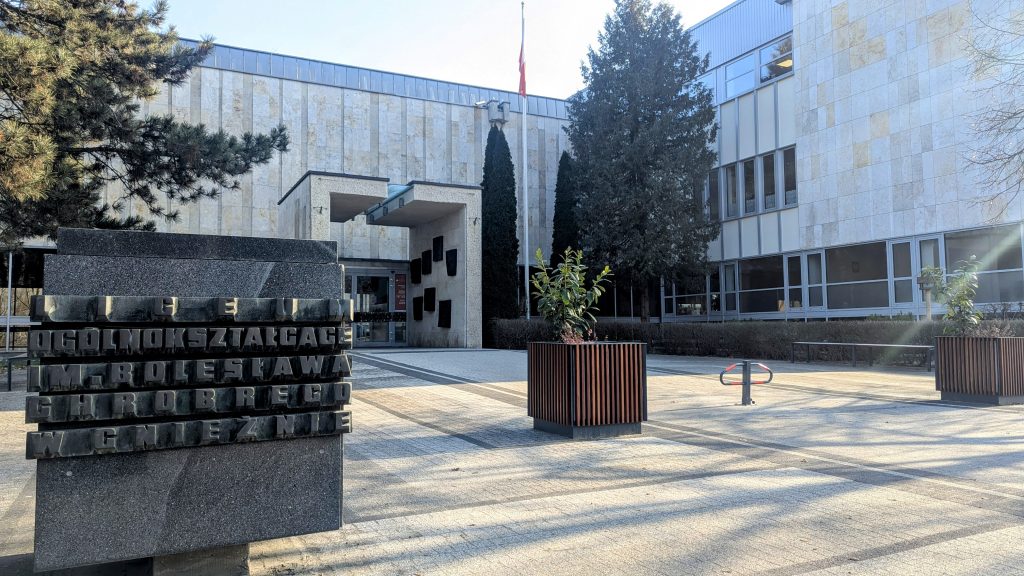I LO im. Bolesława Chrobrego